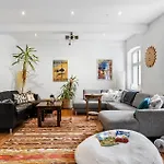 Vakantiehuis Beautiful In With Wifi *
